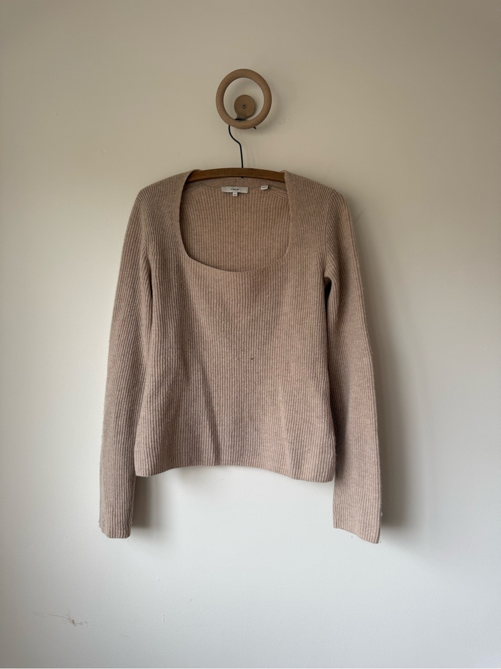 Vince Cashmere Ribbed Scoop-Neck Sweater in Beige Taupe